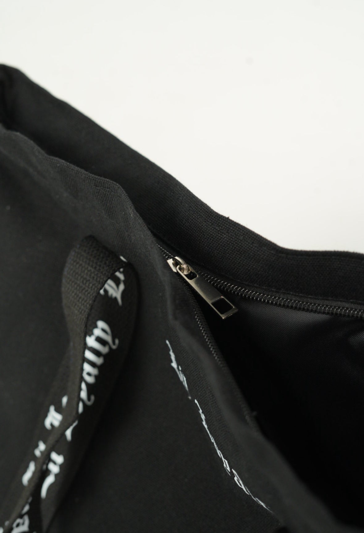 LOYALTY TOTE BAG